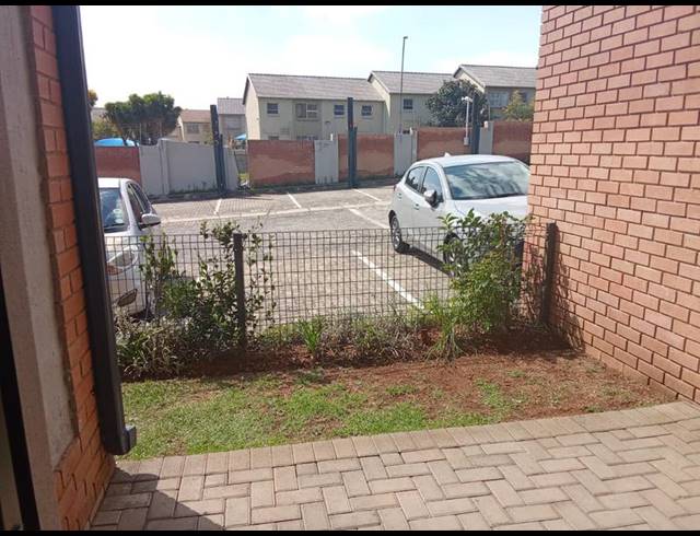 2 BEDROOM TOWNHOUSE FOR SALE IN VORNA VALLEY